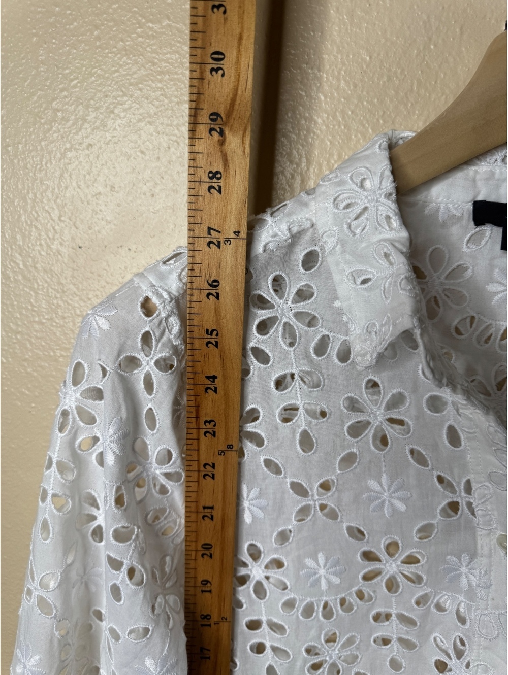 J.Crew Womens Size 12 White Eyelet Embroidered Button Up Shirt Blouse - Picture 4 of 6